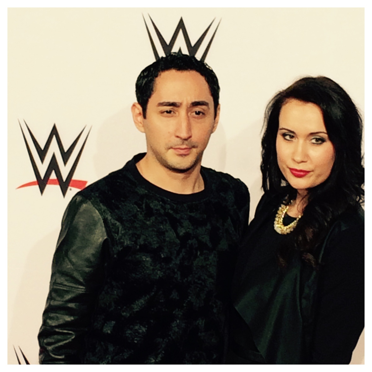 Rap-Musiker Eko Fresh mit Gattin bei der WWE Live-Show am 15.11.2014 in Frankfurt