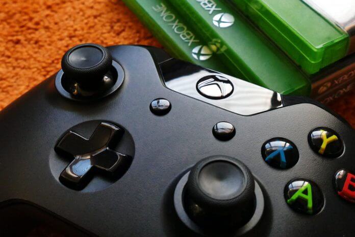 xbox-controller-663324 joystick, play, remote, internet, equipment, gadget, playing, steering wheel, black, leisure, toy, activity, electronic, device, video Foto: pxhere.com