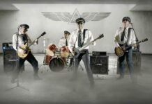 Die Deutschpunk-Band Dödelhaie hat ein neues Musikvideo veröffentlicht, das für Aufsehen sorgt. Die Single "Chemtrail Piloten" stammt aus ihrem aktuellen Album "Linksextreme Hassmusik"