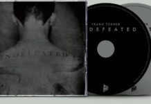 Frank Turner - Undefeated von Frank Turner - 2-CD (Jewelcase) Bildquelle: EMP.de / Frank Turner