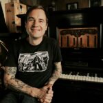 Uli Sailor: Punkrock neu interpretiert – Mit Klavier und Cello zu neuen musikalischen Ufern. Foto: Daniel Koka