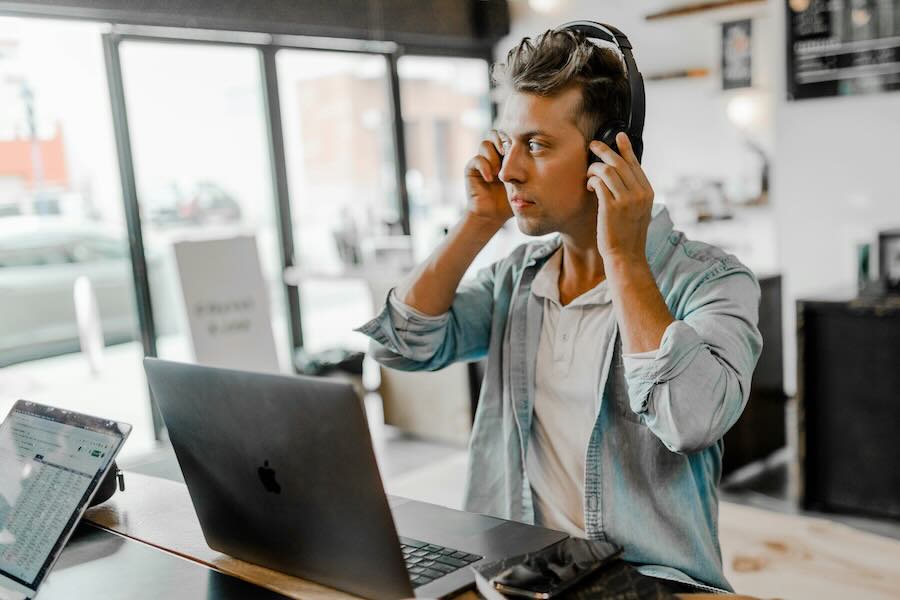 Musikwissen: Was macht ein A&R Manager? - Pressure Magazine Musikmagazin