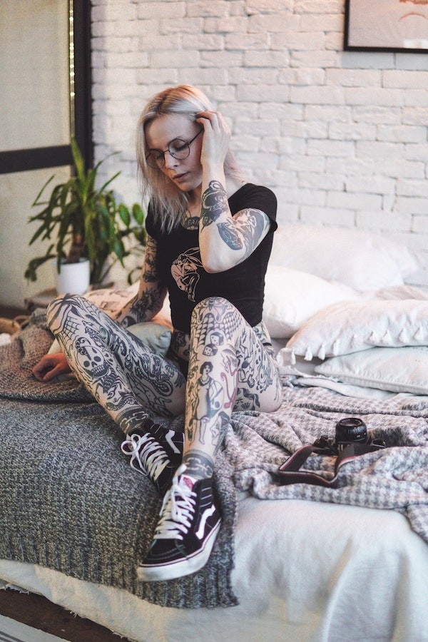 Frau unterarm spruch tattoo Kleine Tattoo