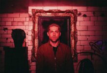 Michael Shuman (QUEENS OF THE STONE AGE) veröffentlicht mit seinem Projekt GLU die EP "MY DEMONS". Photo Credit: Will Norbury